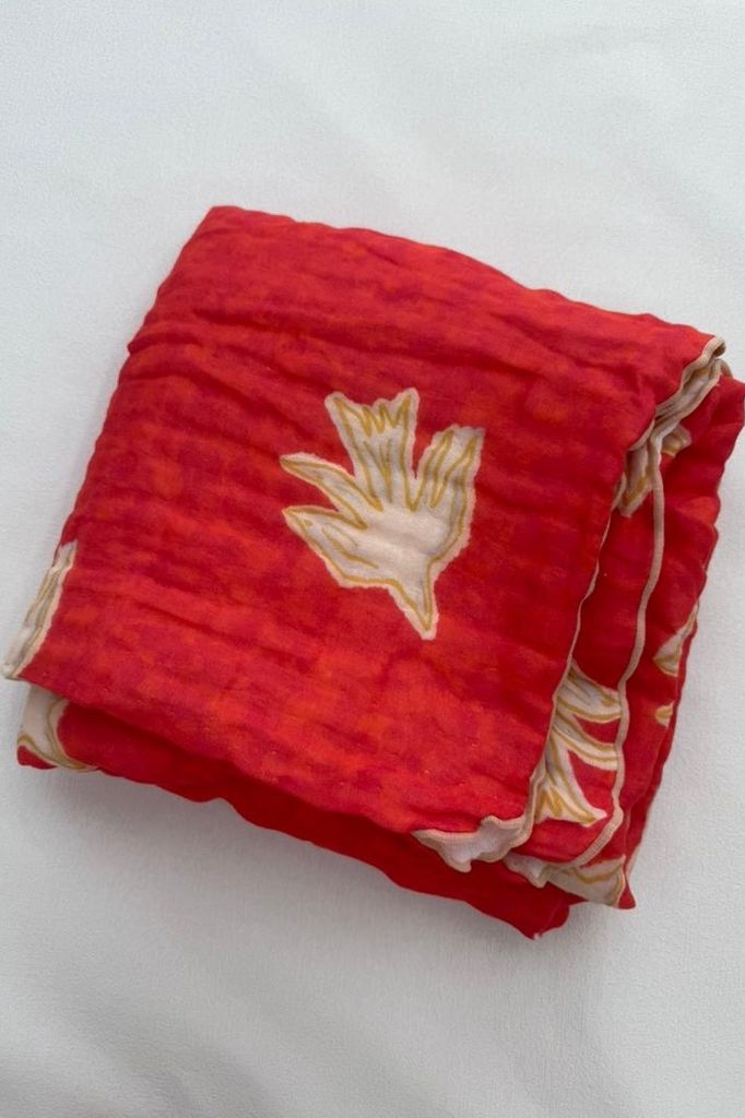 Le petit oiseau muslin swaddle