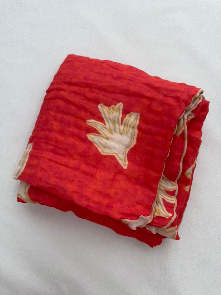 Le petit oiseau muslin swaddle