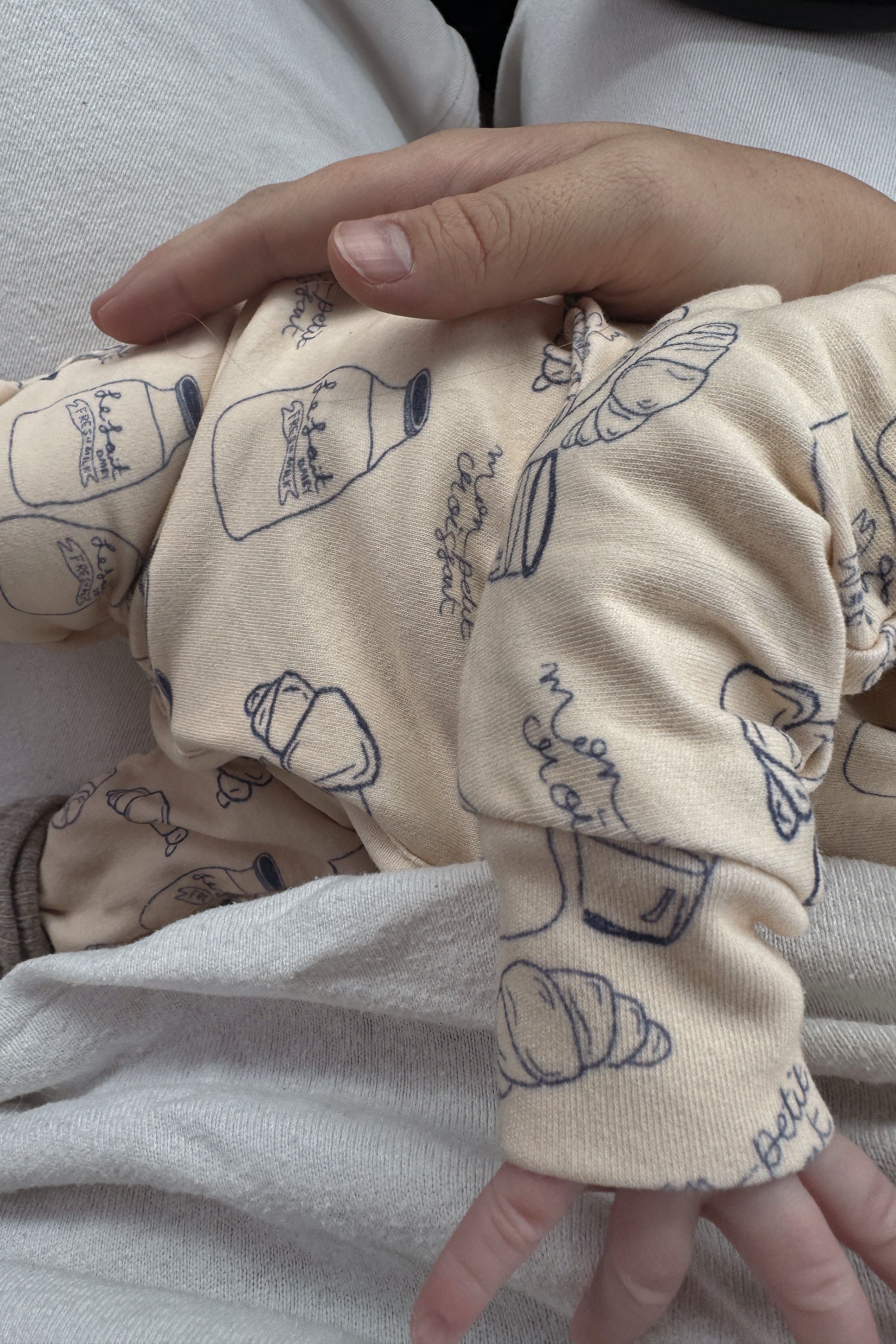 Organic cotton zip onesie - milk & croissant