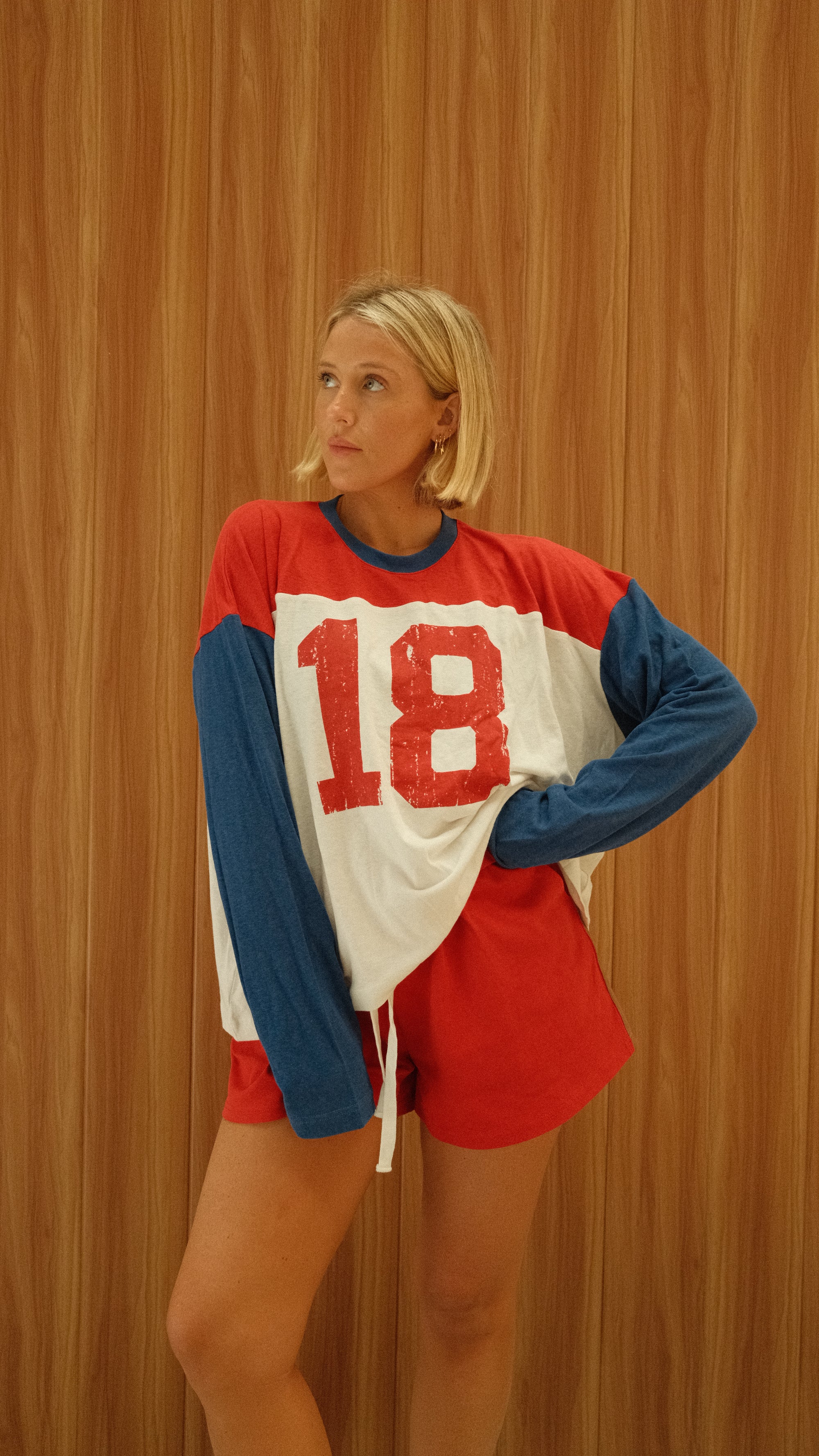 Established l/s tee - red/blue