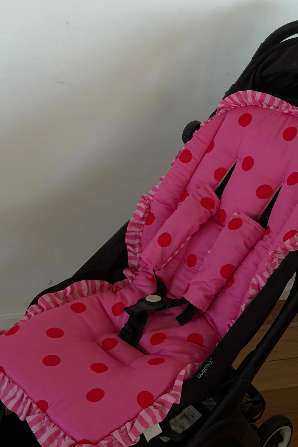 *pre-order* Pram liner - polka dot ruffle