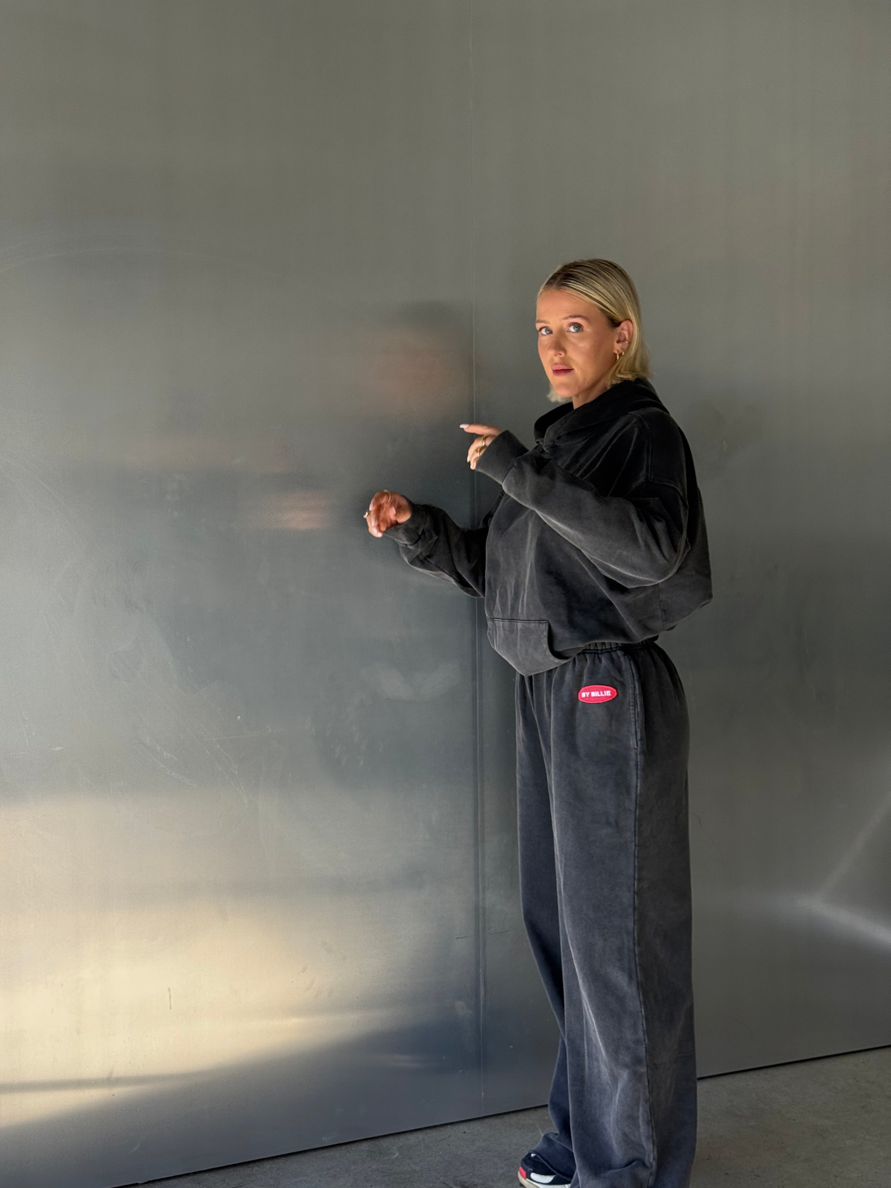 Essential trackpant - charcoal