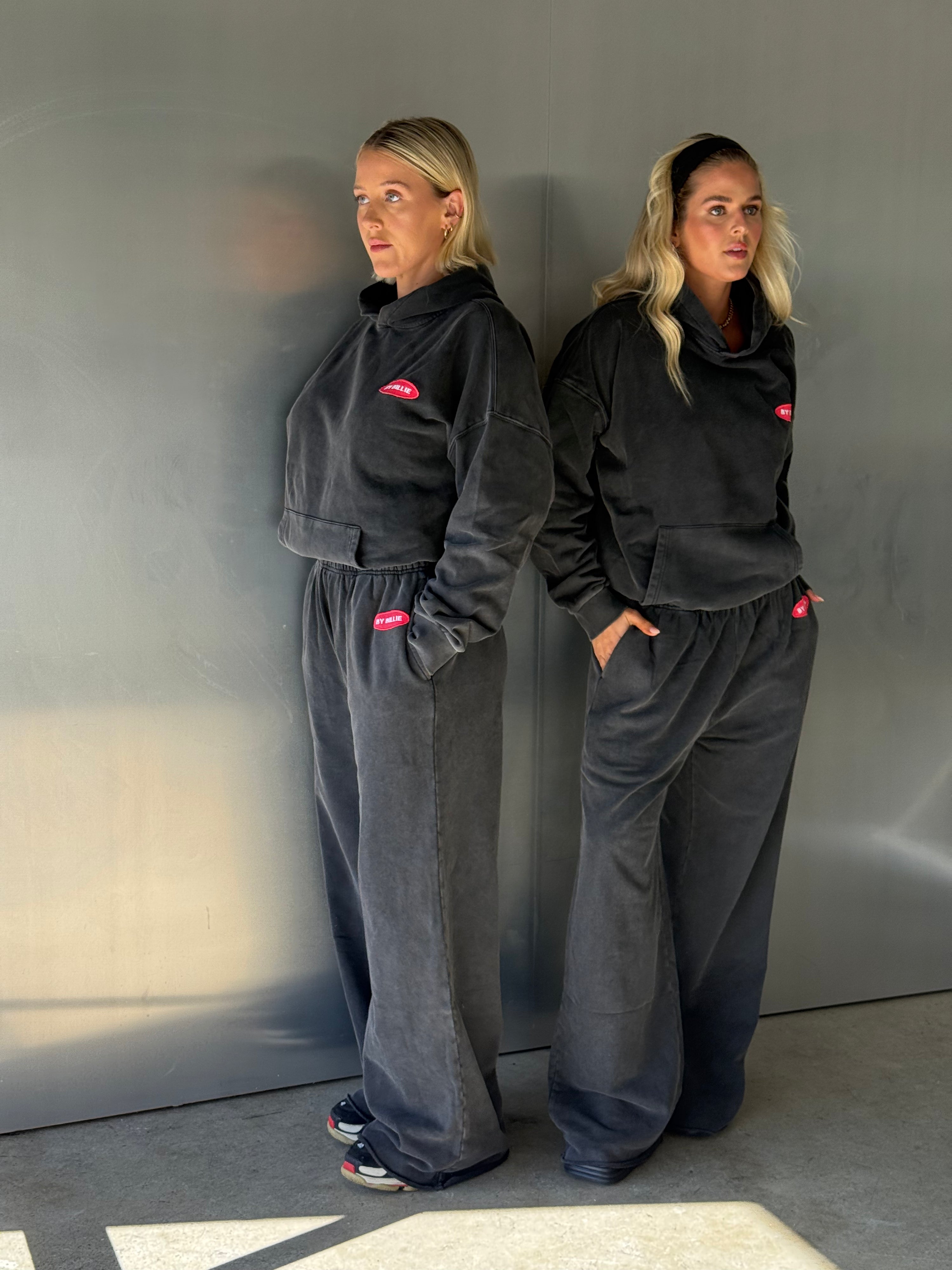 Essential trackpant - charcoal