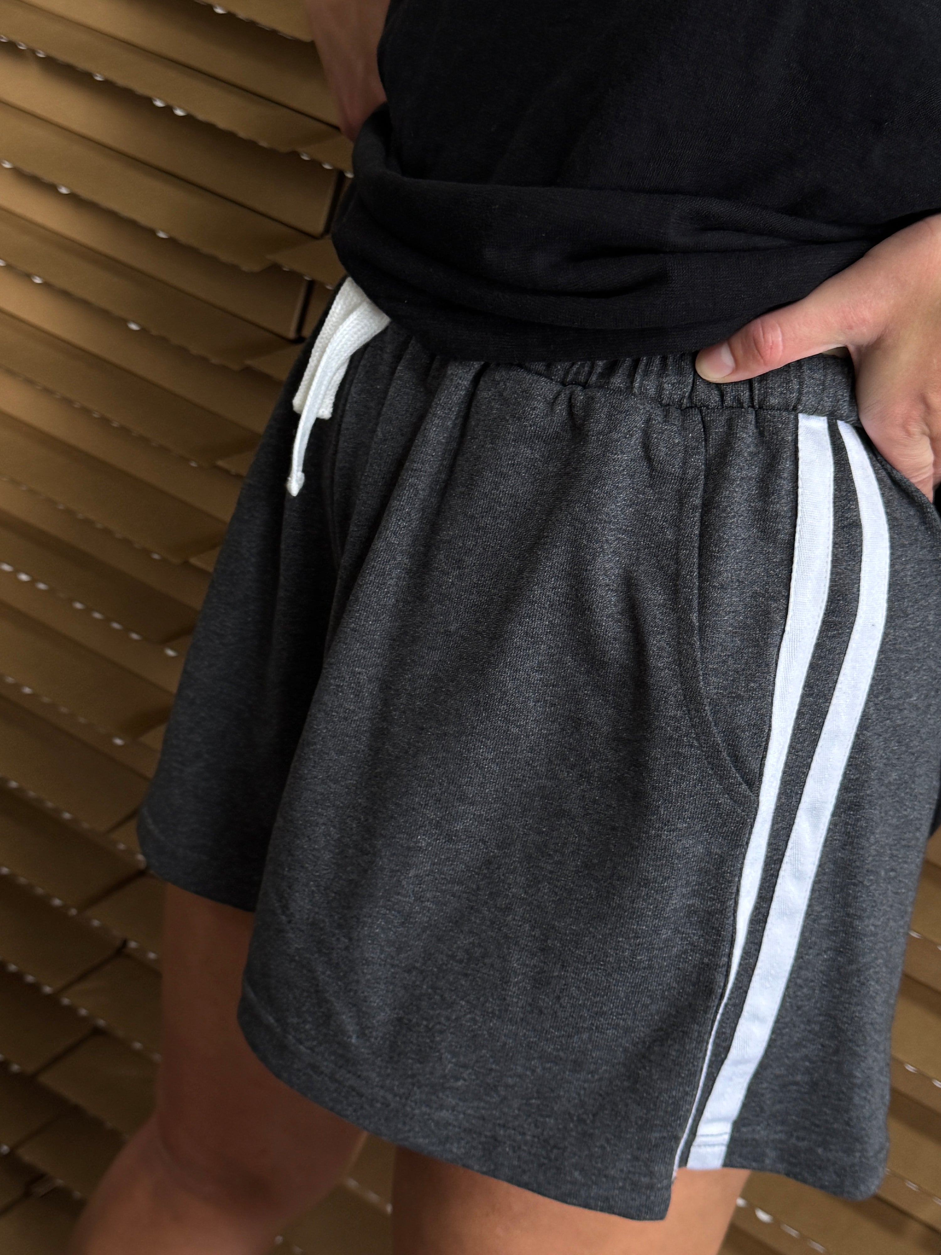 Everyday shorts - charcoal