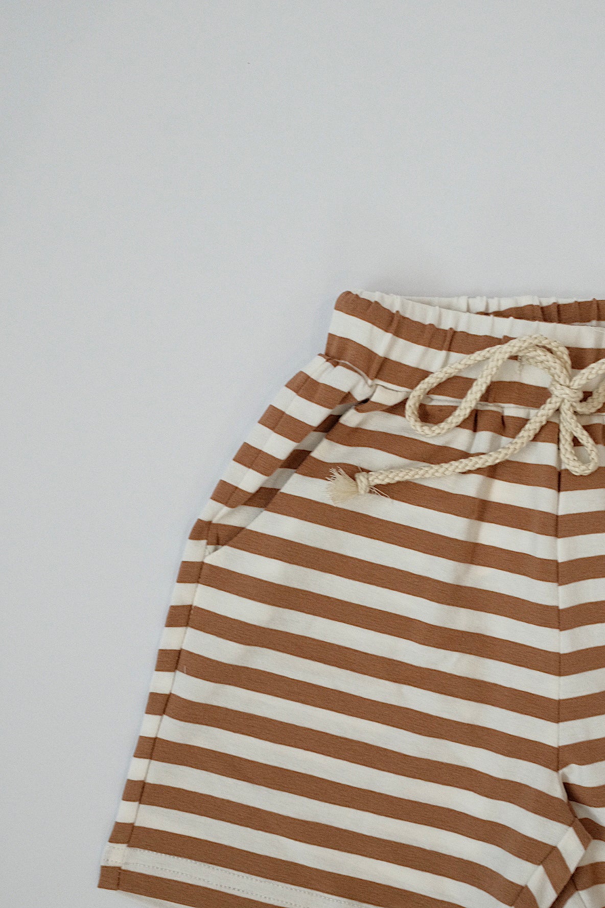 Stripe shorts - brown/milk