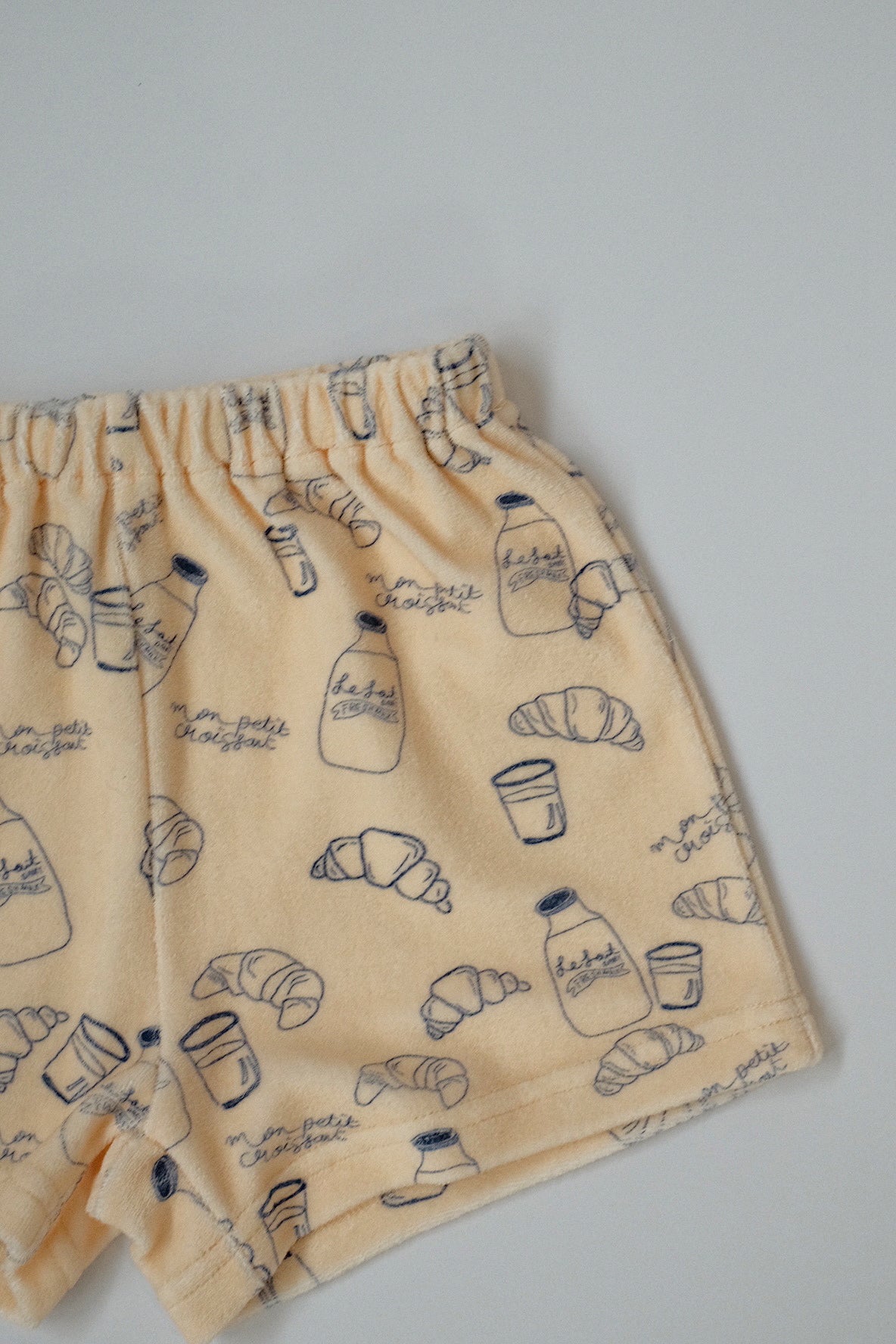 Terry towel shorts - milk & croissant